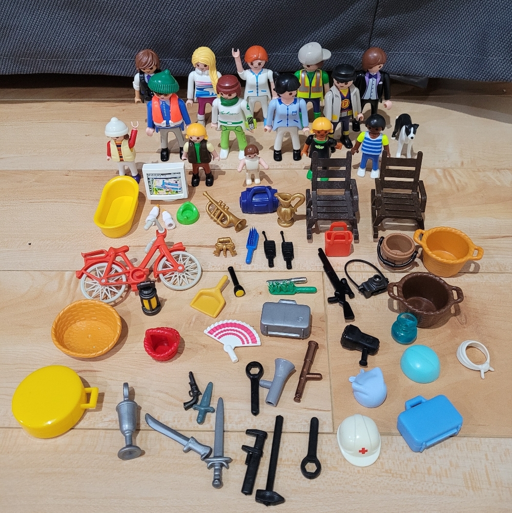 Playmobil people and accessories